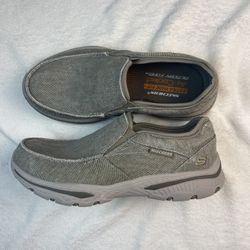 Men’s Skechers Extra Wide Size 8 