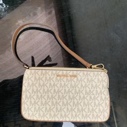 Michael Kors Wristlet