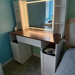 43.3" Dressing Table, Vanity Desk with 3 Lighting Modes Adjustable Brightness and Mirror, Makeup Vanities with Drawers and Storage. (Bei