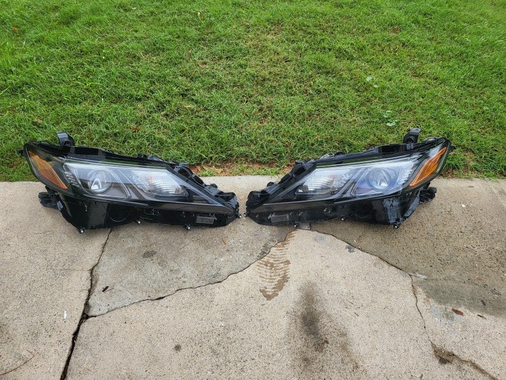 2020 - 2024 Toyota Camry Headlights Brand New Oem