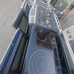 Electric Stove Or Gas  Stove Great Condition  Warranty  301 Saundview Ave Bronx NY 10473 Great Condition  $490 Each