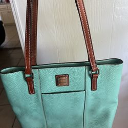 Dooney & Bourke