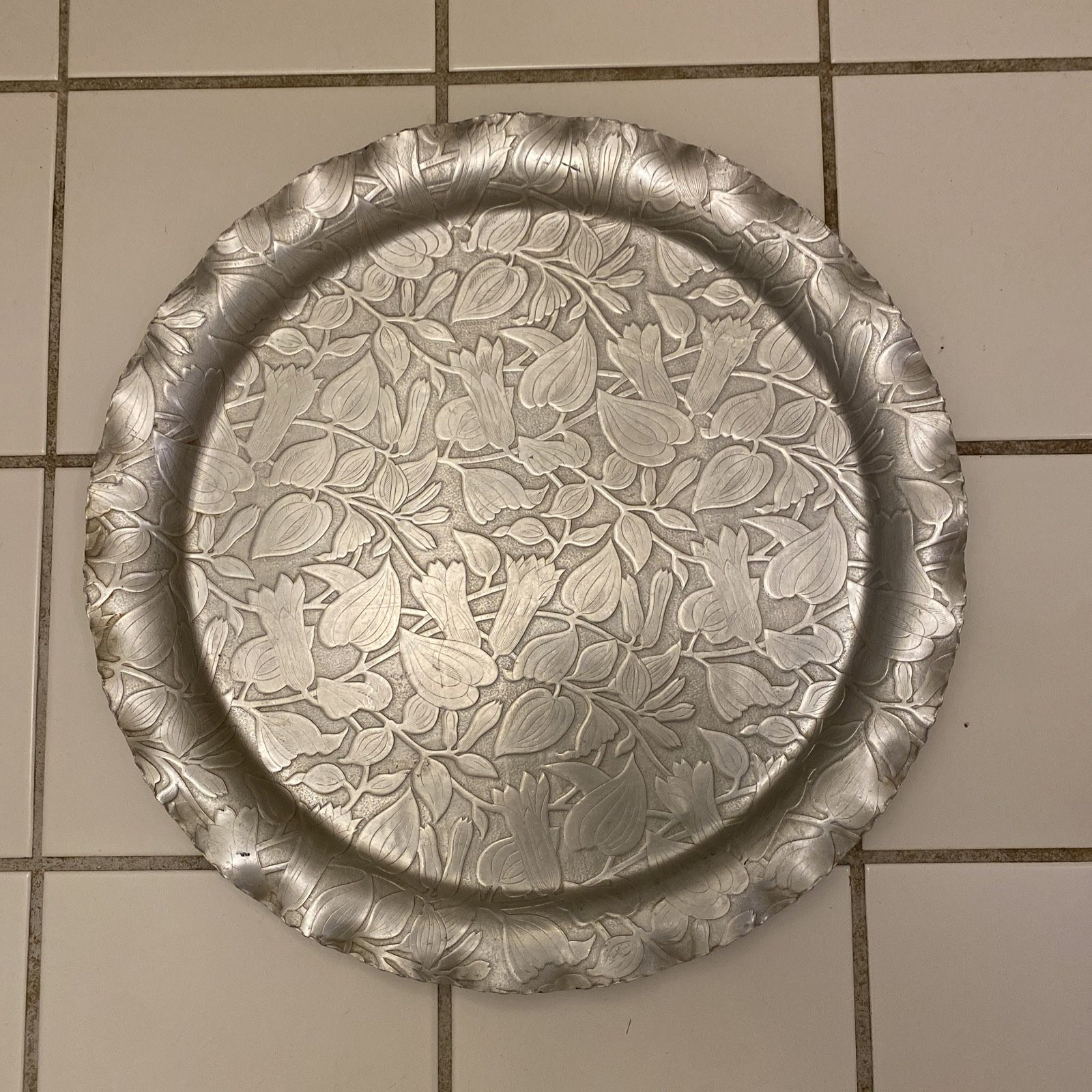 Round Aluminum Floral Tray 17”