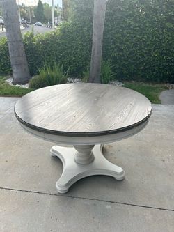 Solid Wood Extendable Pedestal Dining Table