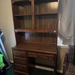 📚 Vintage Desk + Hutch — Solid Wood & Ready for a New Home!