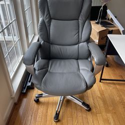 Great gaming chair/office chair 