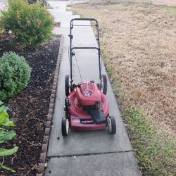 22in Toro Self Propelled Lawn Mower 