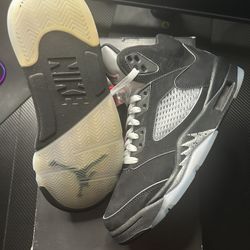 Jordan 5 Black Metallic Reimagined Size 8 Used