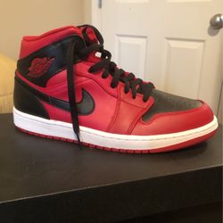 Air Jordan 1 Mid 