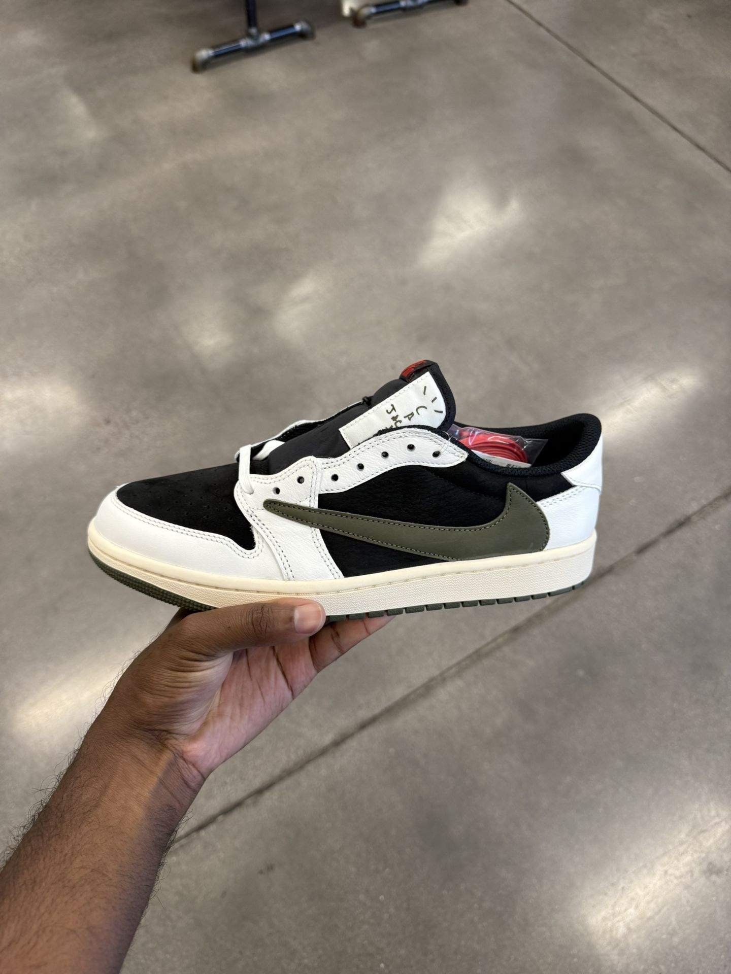 Air Jordan 1 X Travis Scott OG Olive Sz11w
