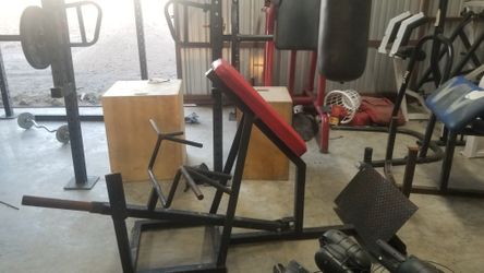 T bar row plate loaded $425 Mercedes