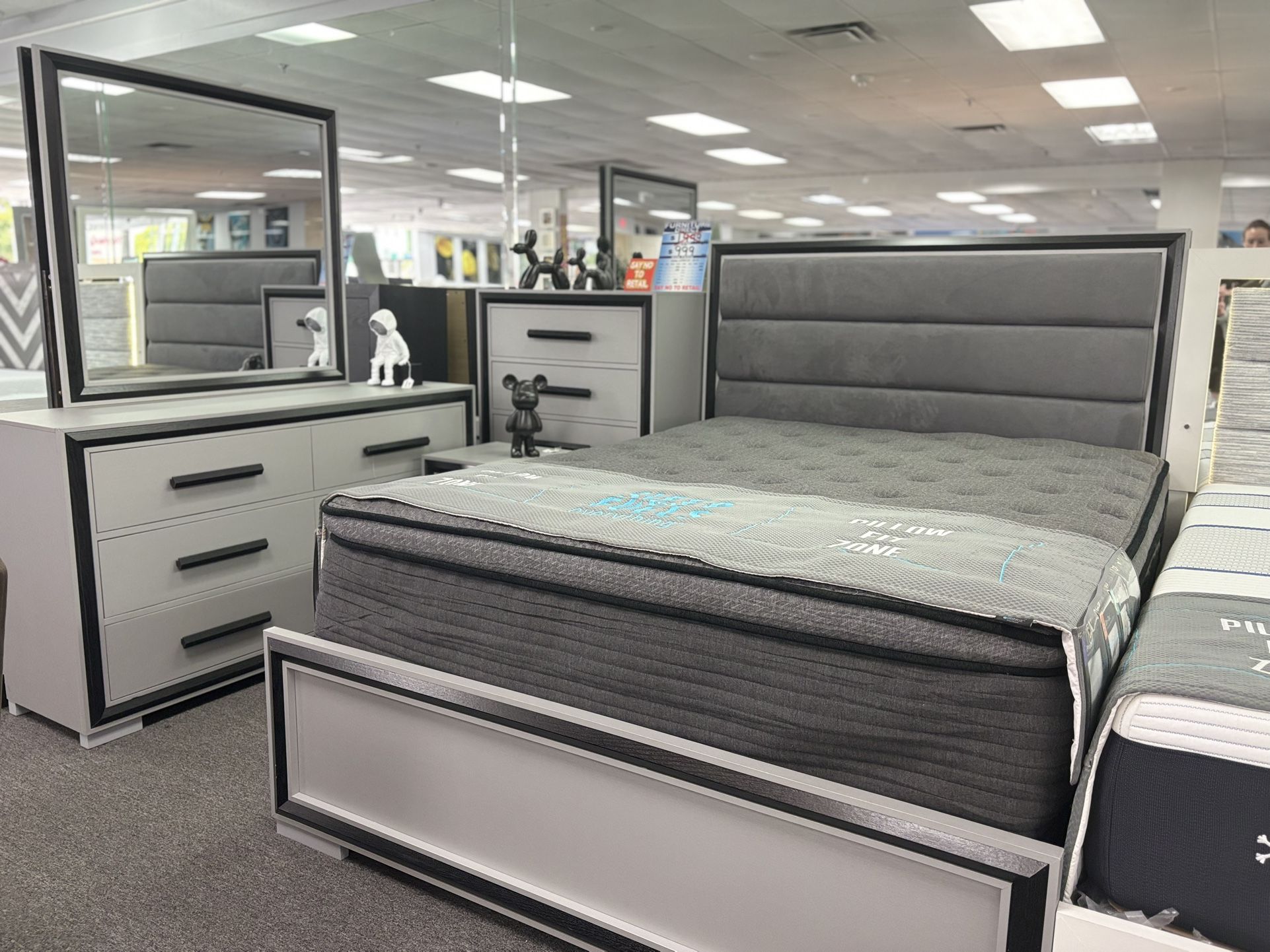 Black/gray 5pc Bedroom Set For Sale (furniture Assembly) 30%off