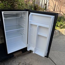 Small Freezer/ Fridge In Excellent Condition   18” Wide 19” Side  Almost 31” High  By Tramontina 