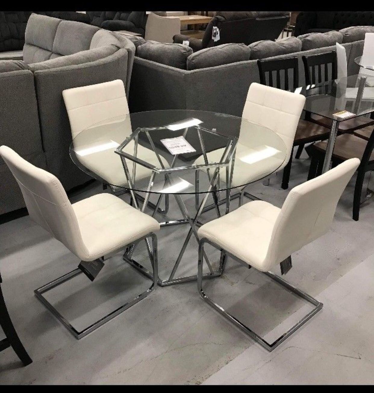 Chrome/ Top Glass Circle Kitchen Table And White/ Chrome Chairs💥 Dining Set🤩 Showroom Available ✅ Color Options