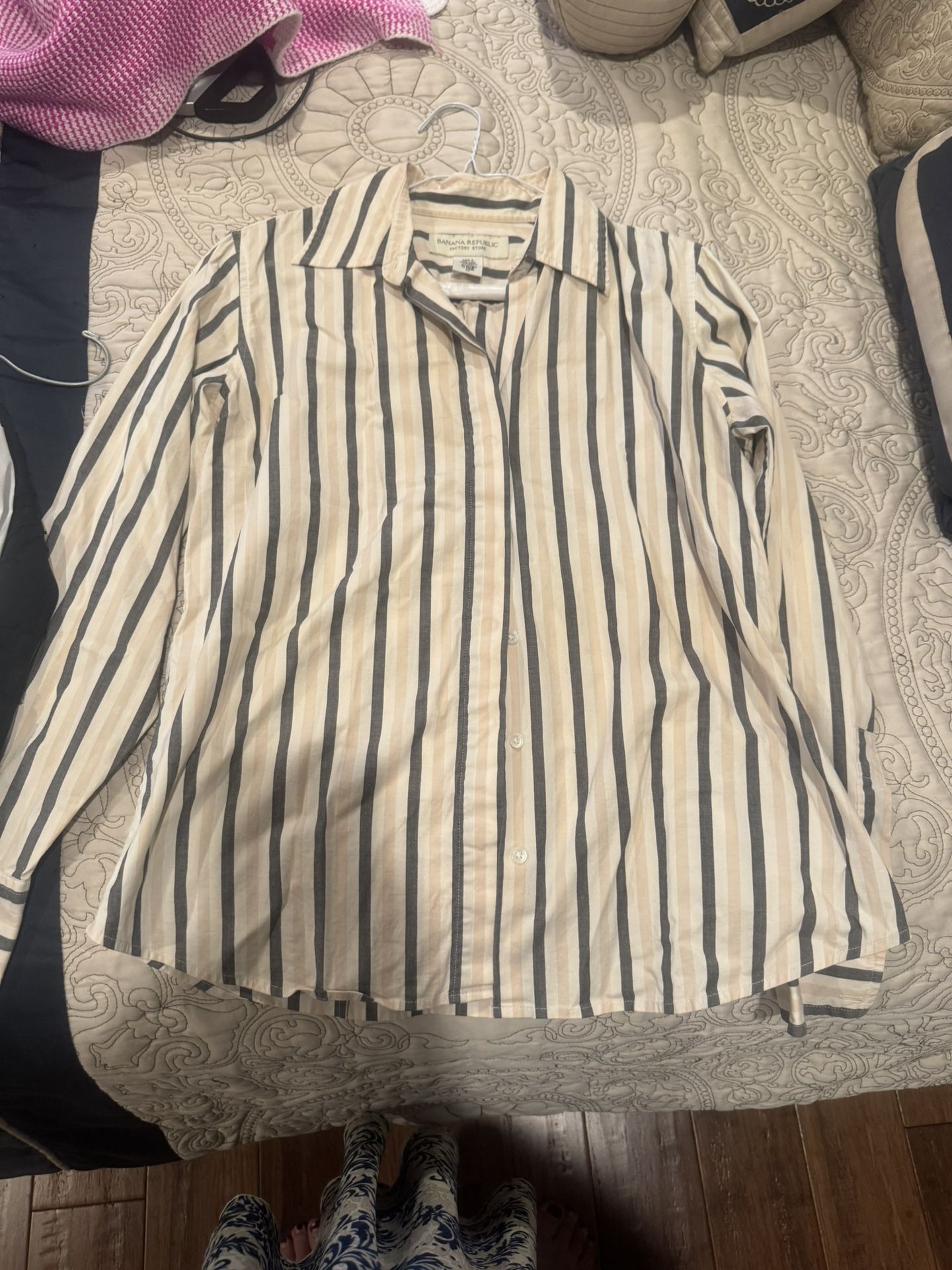 Banana Republic Ladies Blouse Size M