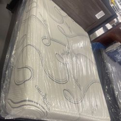 Queen Size Memory Foam Mattress 