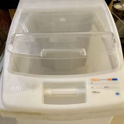 Araven 00919 21 Gallon / 335 Cup Light-Duty Mobile Ingredient Bin with Sliding Lid