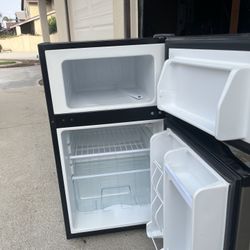 Mini Fridge With Freezer