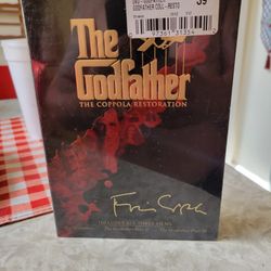 NEW 
FACTORY SEALED
The godfather
The 
Coppola Restoration 
4 DVD BOX SET