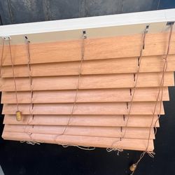 Se venden cortinas de madera