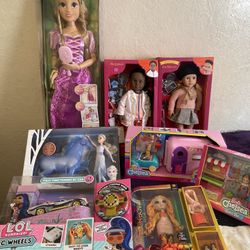 Brand New Toys/ Juguetes nuevos 