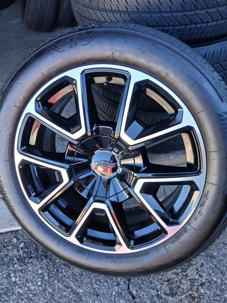 2026 NEW OEM ORIGINAL TAKEOFFS CHEVY TAHOE RST 22 INCH HAVE TPMS SENSORS TIRES BRIDGESTONE 99.99 % $ 2100