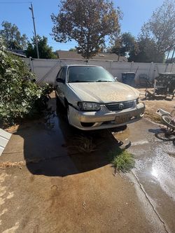 2000 toyota corolla