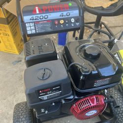 4200 PSI Gas Powered Pressure Washer