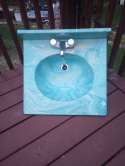 70s Retro Bathroom Sink.