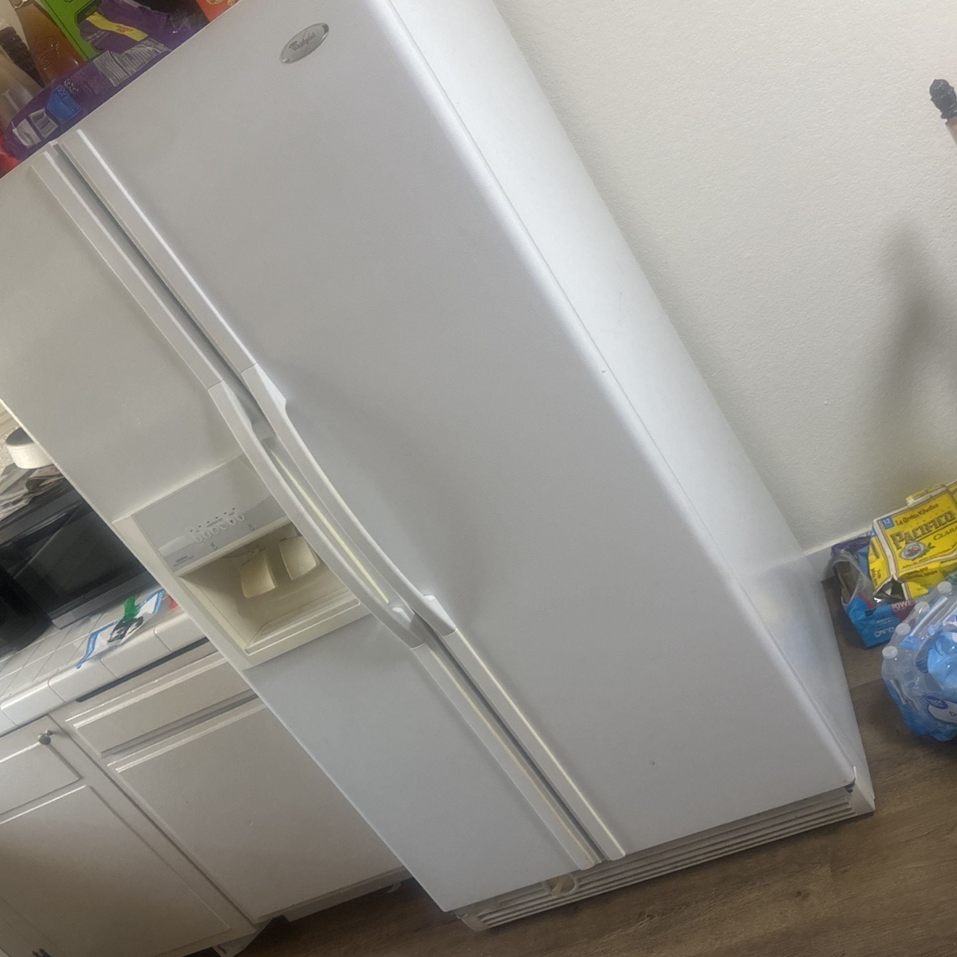 Whirlpool Refrigerator for Sale in Fontana, CA OfferUp