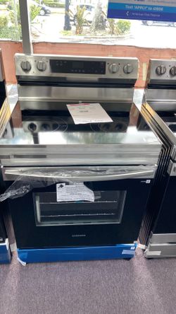 Samsung 6.3 cu. ft. Smart Freestanding Electric Range with Steam Clean stove
