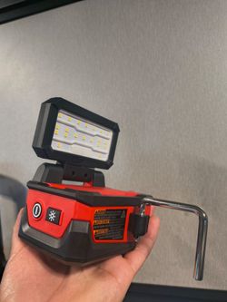 Milwaukee M18 compact Folding Task Light w/ USB