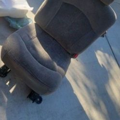 $30 Chevy Suburban 2nd Row Chair 
