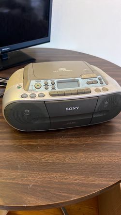 Cd and tape player