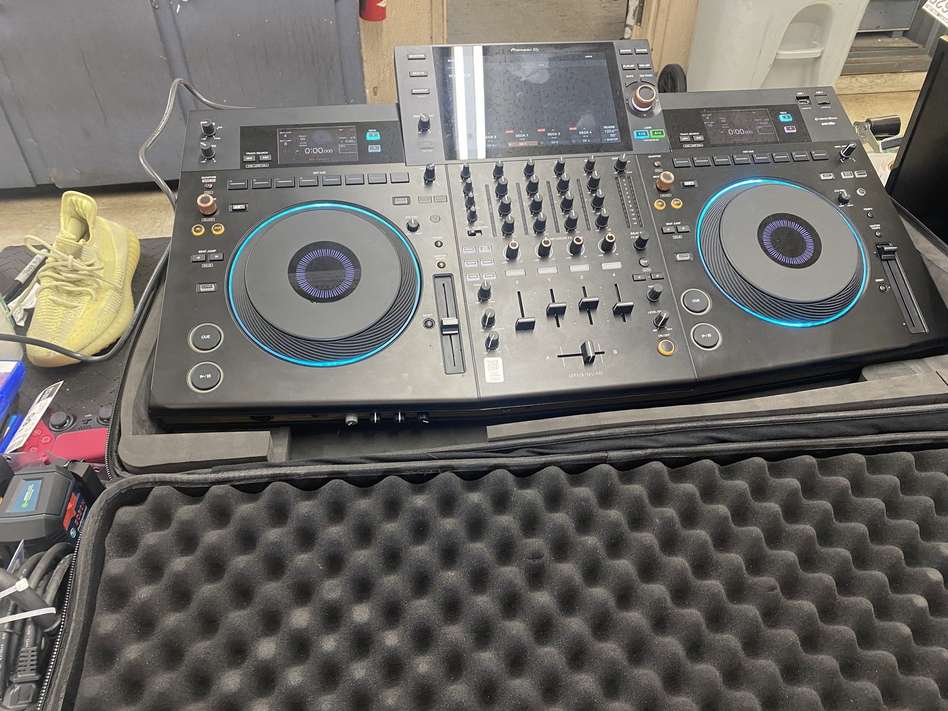 Pioneer Opus Quad Turntable Touchscreen