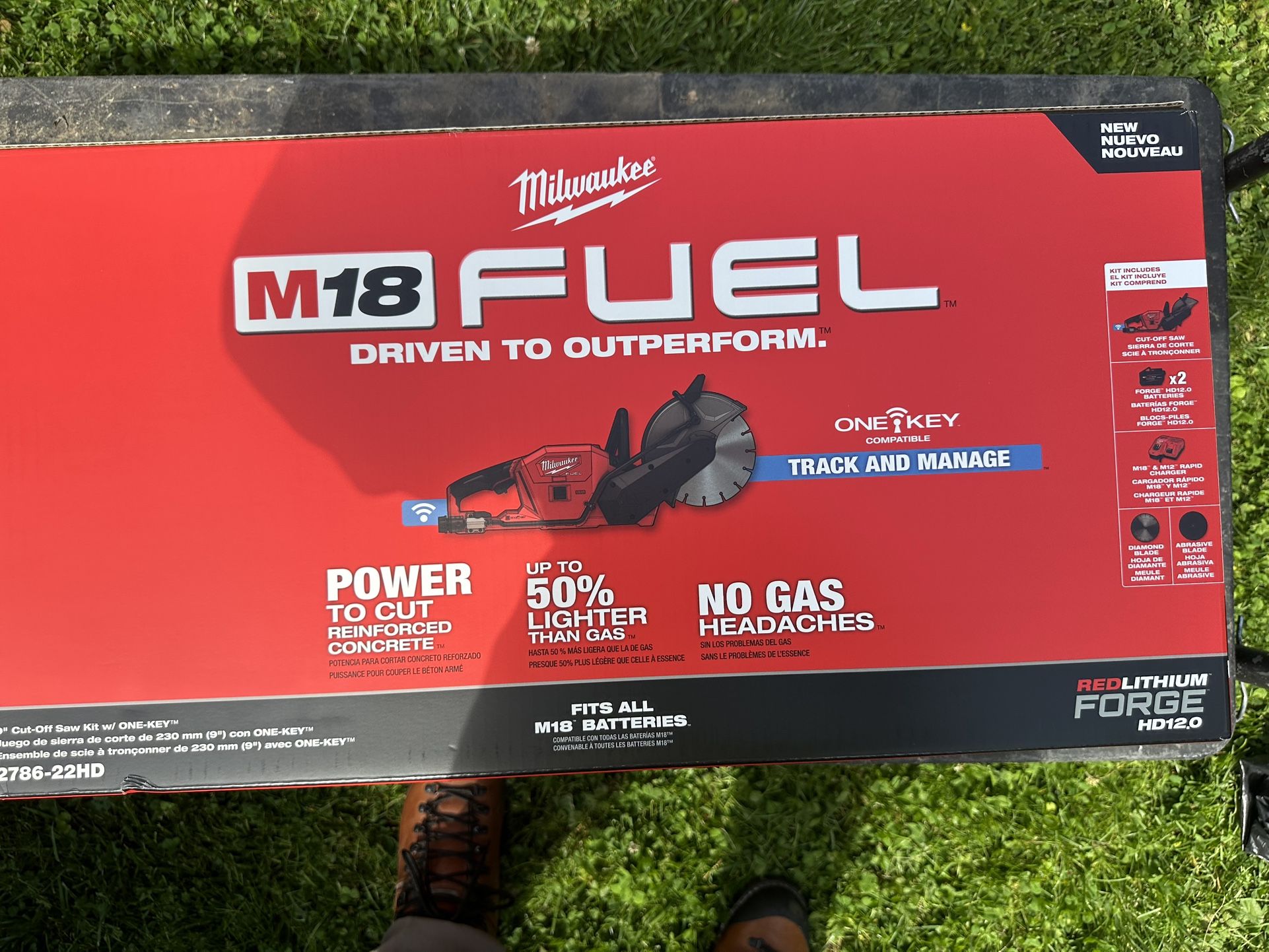 Milwaukee M18 FUEL ONE-KEY 18V Lithium-Ion Brushless Cordless 9 in. Cut Off Saw Kit W/(2) 12.0Ah Batteries & Rapid Charger