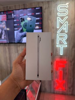 iPhone 17 Air 256GB Unlocked | Excellent Condition | Great Price