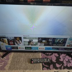 32" Samsung Smart TV W/ Remote UN32F5300AF