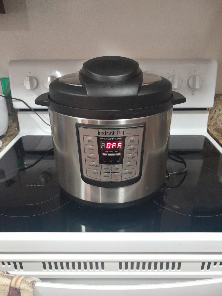 Selling A Instant Pot Electric Pressure Cooker 