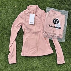 Lululemon jacket Size 5(medium)
