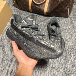 Yeezy Boost 350 V2 “MX Dark Salt” Size 9.5