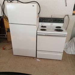 Hotpoint Stove And Refrigerator 