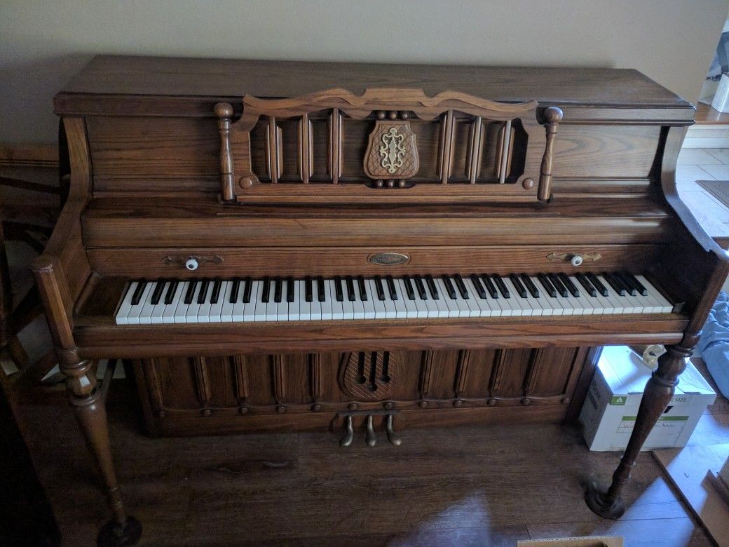 Wurlitzer 2860 Console Piano