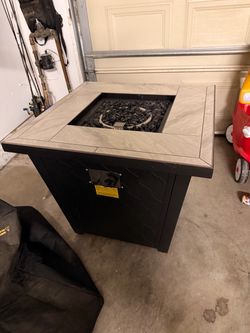 Outdoor fire pit