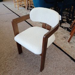 MOLINOS Dining Chair