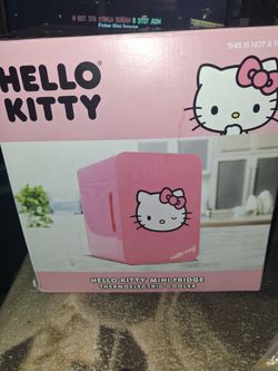 Hello Kitty Mini Fridge Thermoelectric Cooler