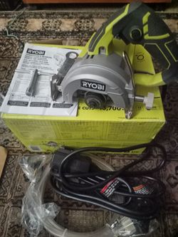 RYOBI 4" hand held tile saw