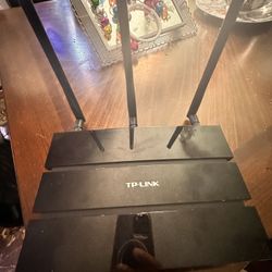 Tp Link.  AC 1750 Wireless Dual Band Gigabit Router. WIFI