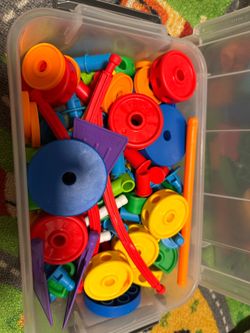 Full set of Tinkertoy