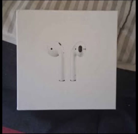 Apple AirPods 2nd Generation with Charging Case - White